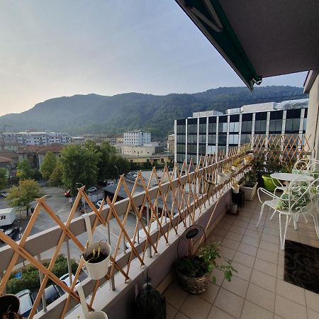 Charming Penthouse Near Como Lake Chiasso Buitenkant foto