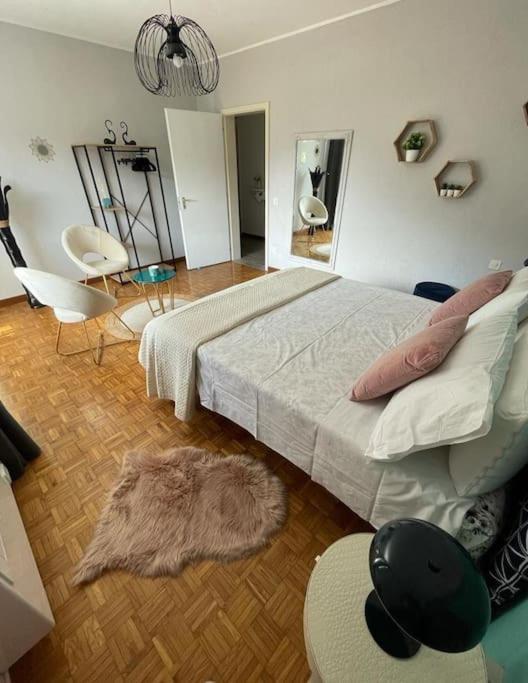Charming Penthouse Near Como Lake Chiasso Buitenkant foto
