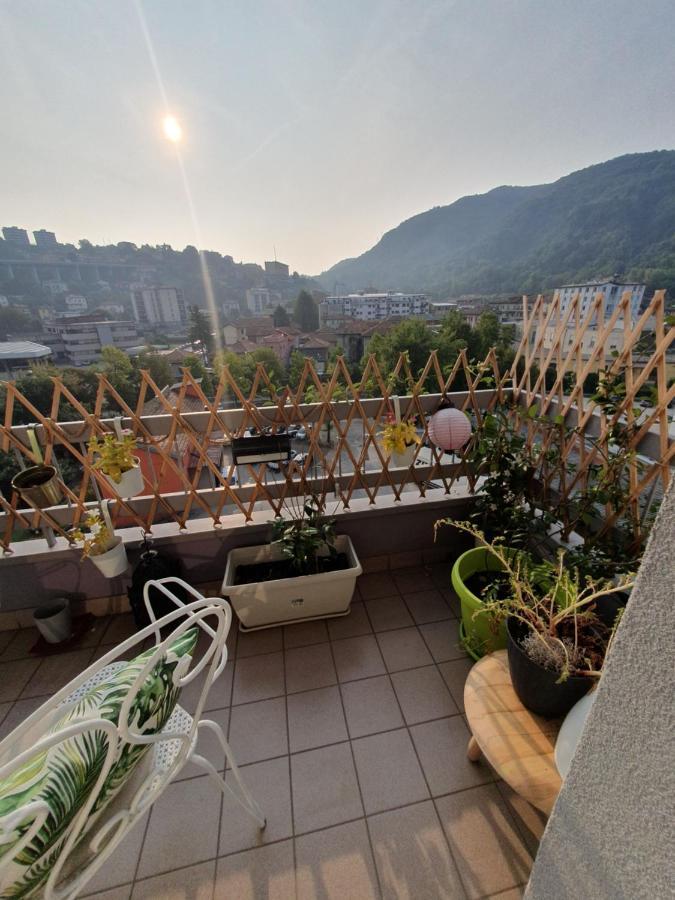 Charming Penthouse Near Como Lake Chiasso Buitenkant foto