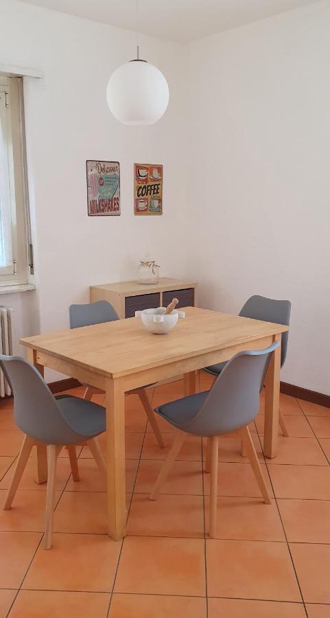 Charming Penthouse Near Como Lake Chiasso Buitenkant foto